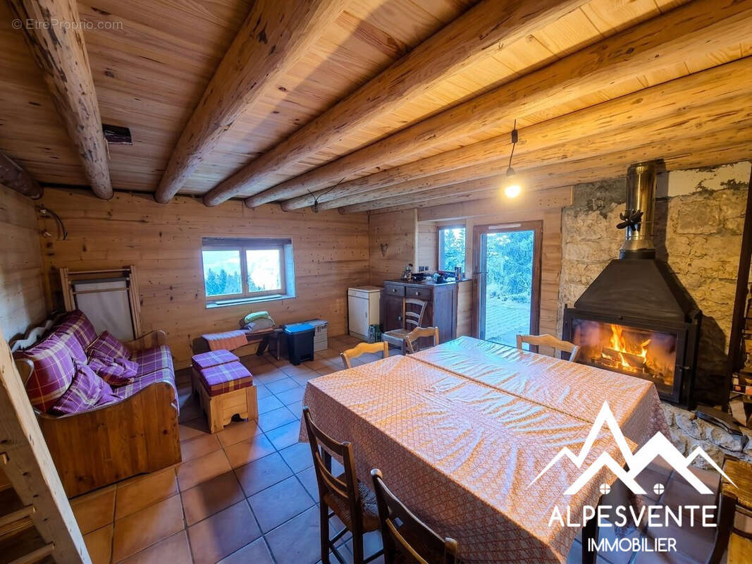 Maison 82 m² à La Baume  - photo 4