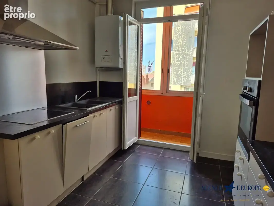 Appartement 70 m² à Vichy  - photo 4