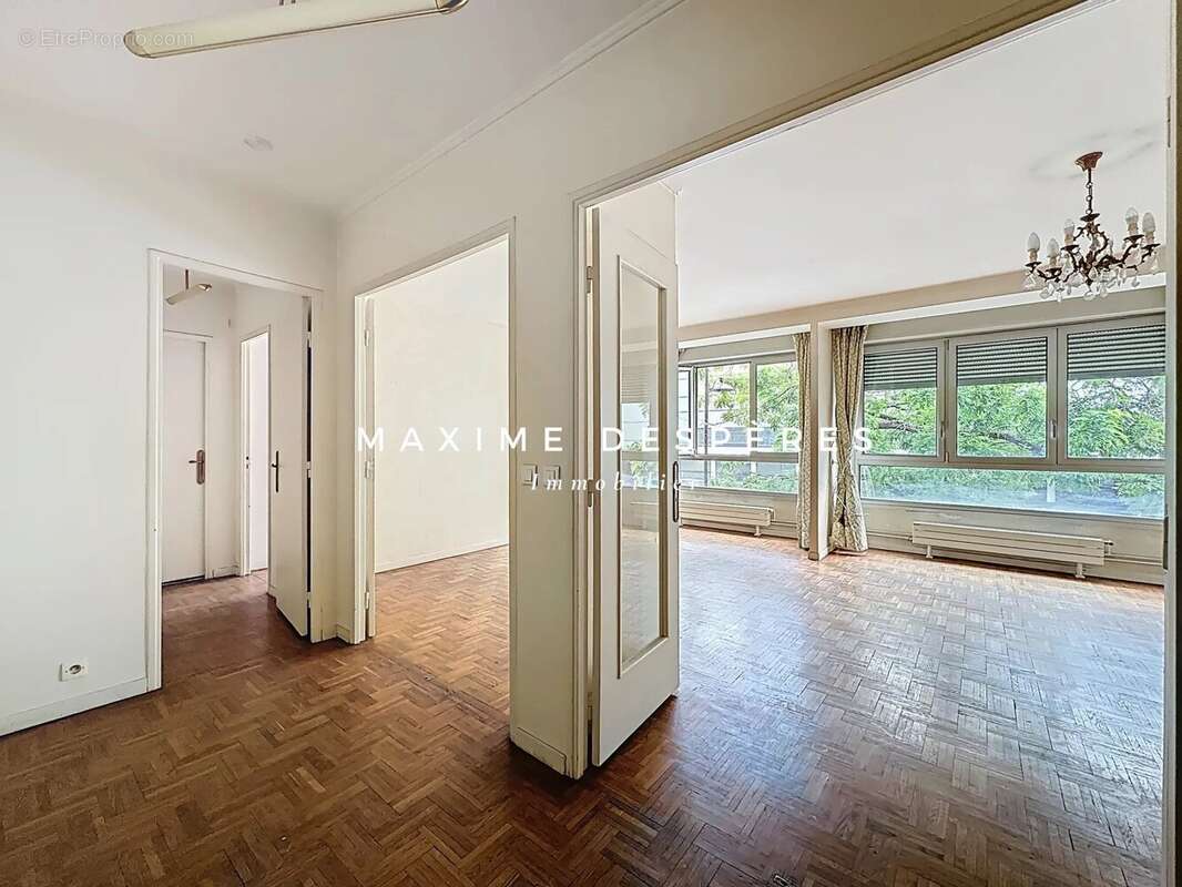 Appartement à PARIS-15E