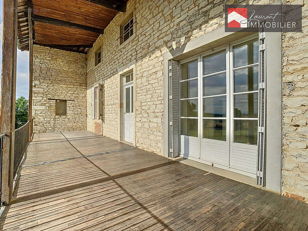 Maison à PONT-DE-VAUX