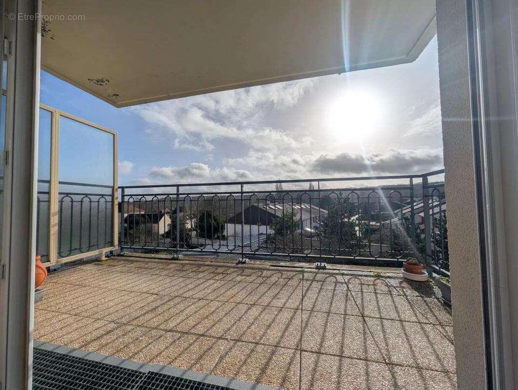 Appartement à LES CLAYES-SOUS-BOIS
