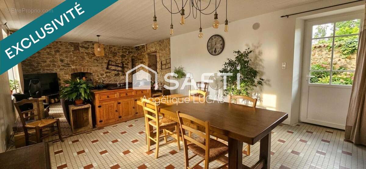 Photo 2 - Maison à LA CHAIZE-LE-VICOMTE