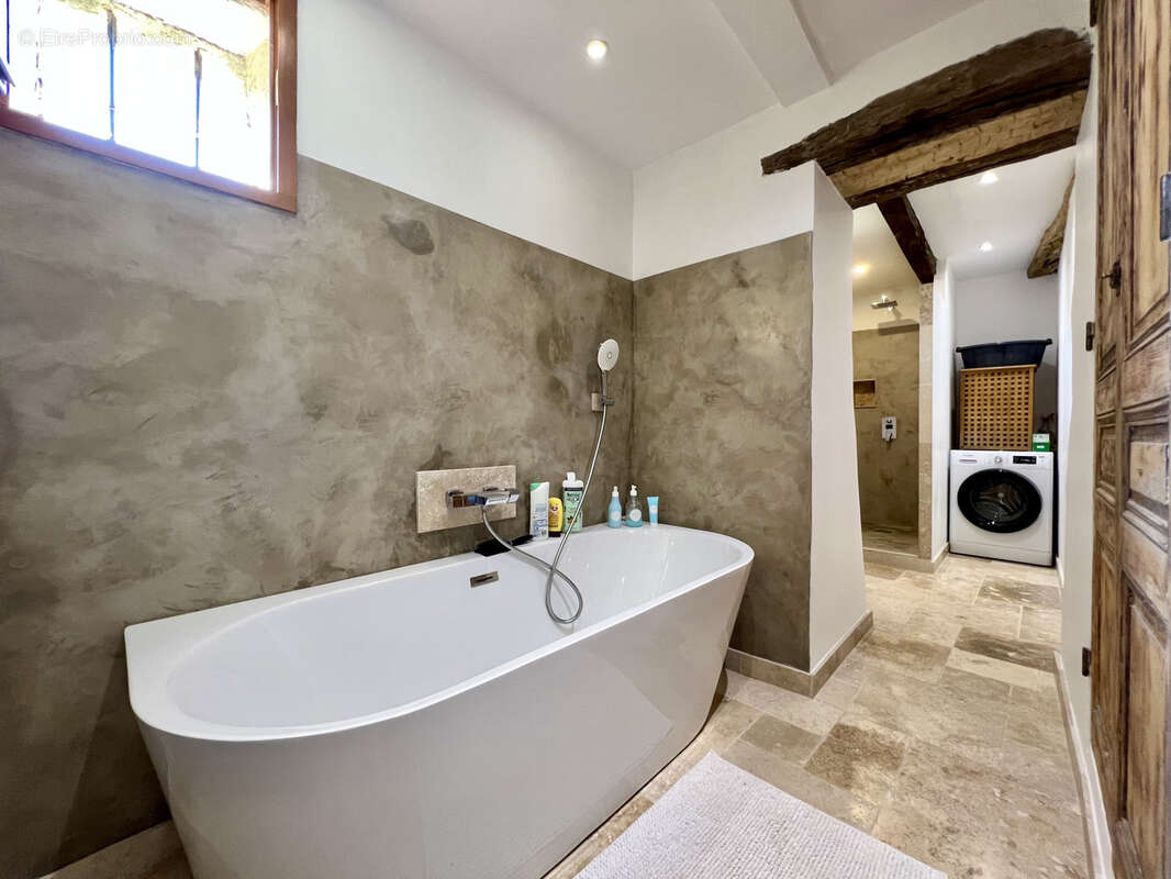 Maison à PLAN-DE-LA-TOUR