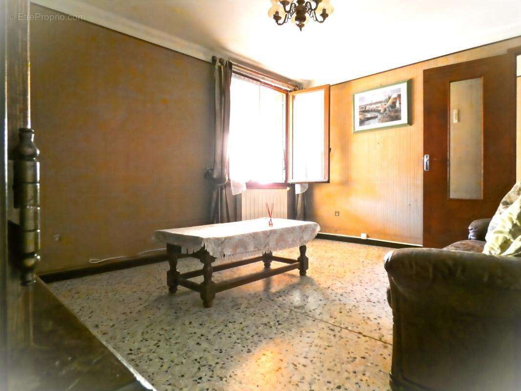 Maison à SAINT-QUENTIN-LA-POTERIE