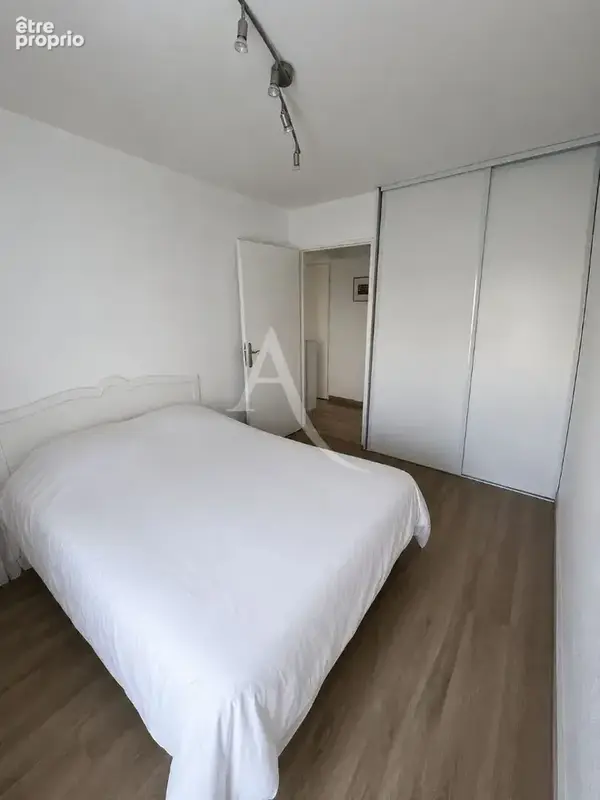 Le cannet - beau 2 pièces avec terrasse, garage et piscine - photo 3