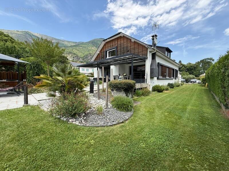 Maison à AYZAC-OST