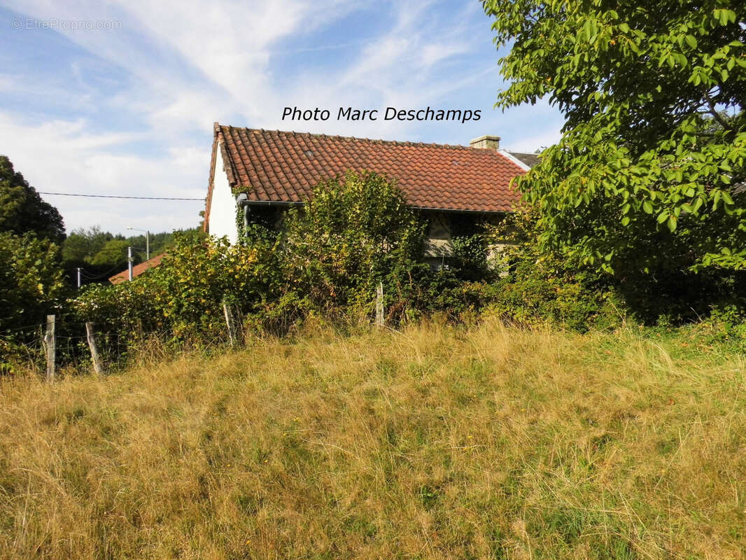 Maison à SAINT-JUNIEN-LA-BREGERE