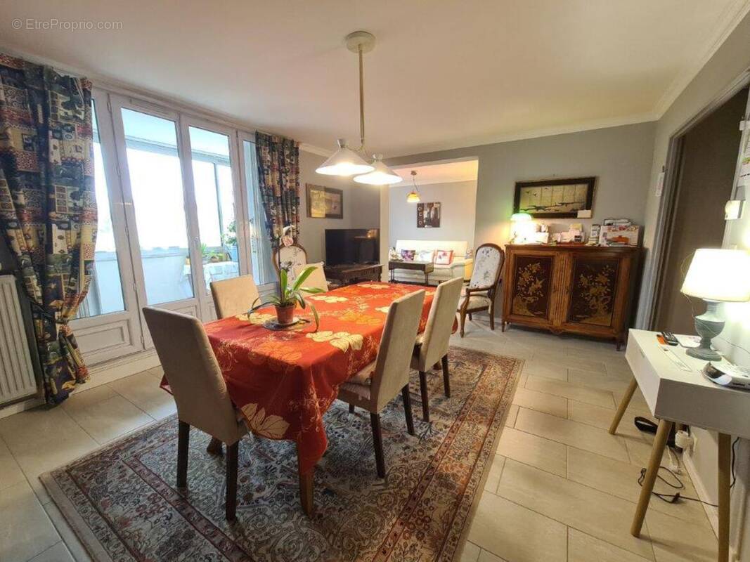 Appartement à LA RICHE