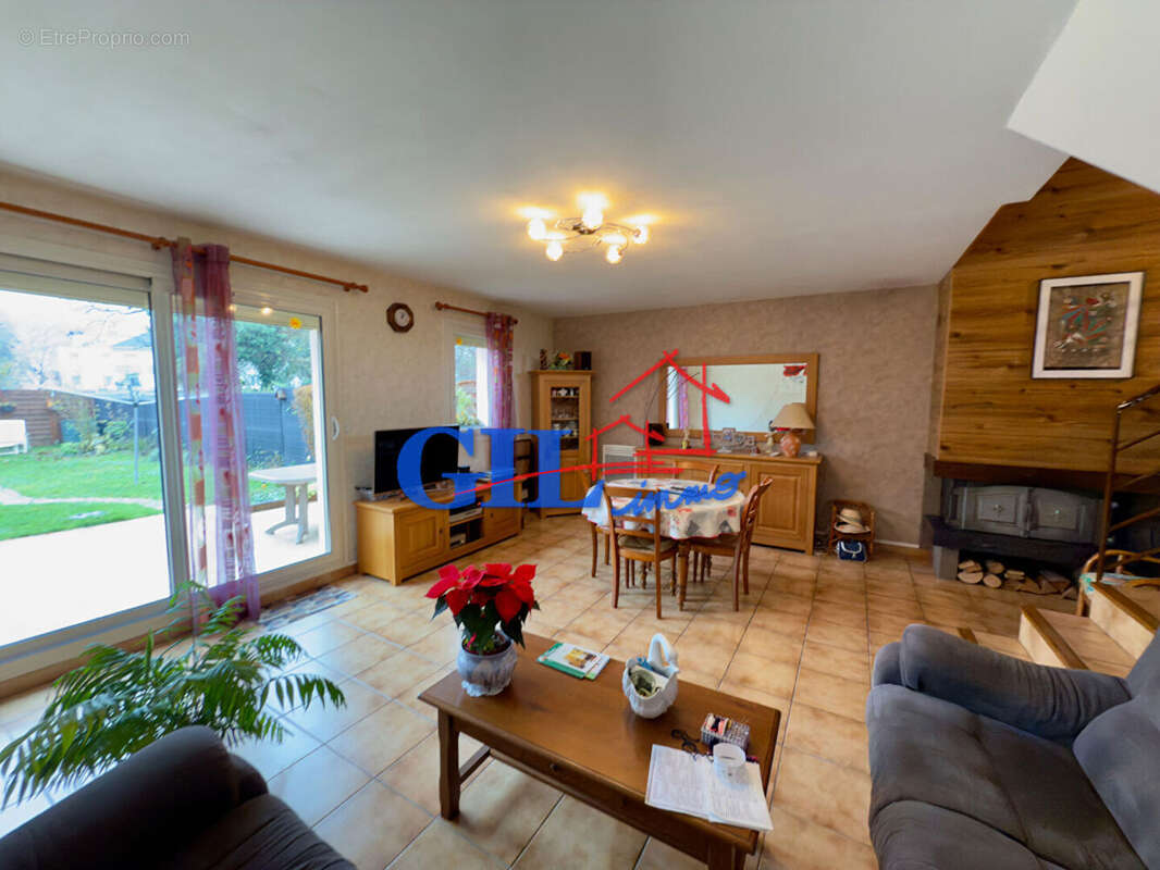 Maison à SAVIGNY-LE-TEMPLE