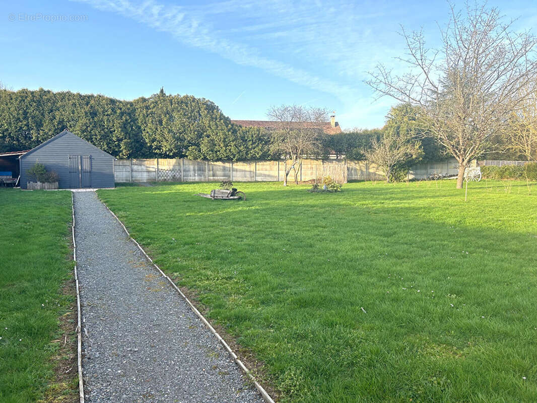 Maison à LA GUIERCHE