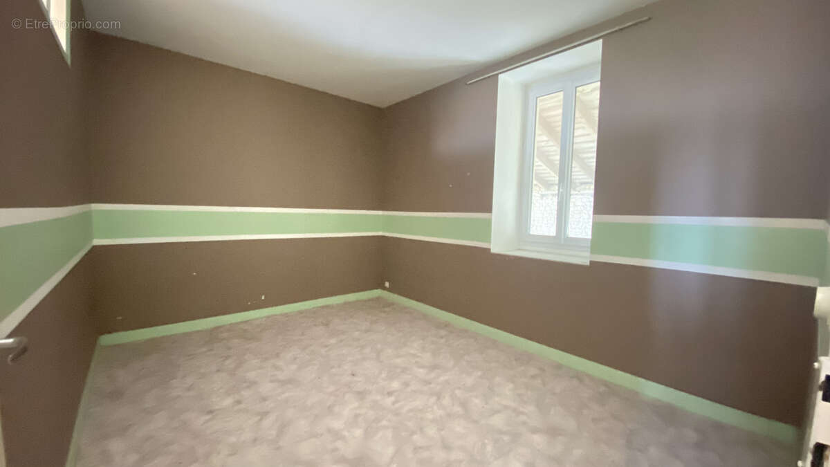 Maison à CHENAC-SAINT-SEURIN-D&#039;UZET