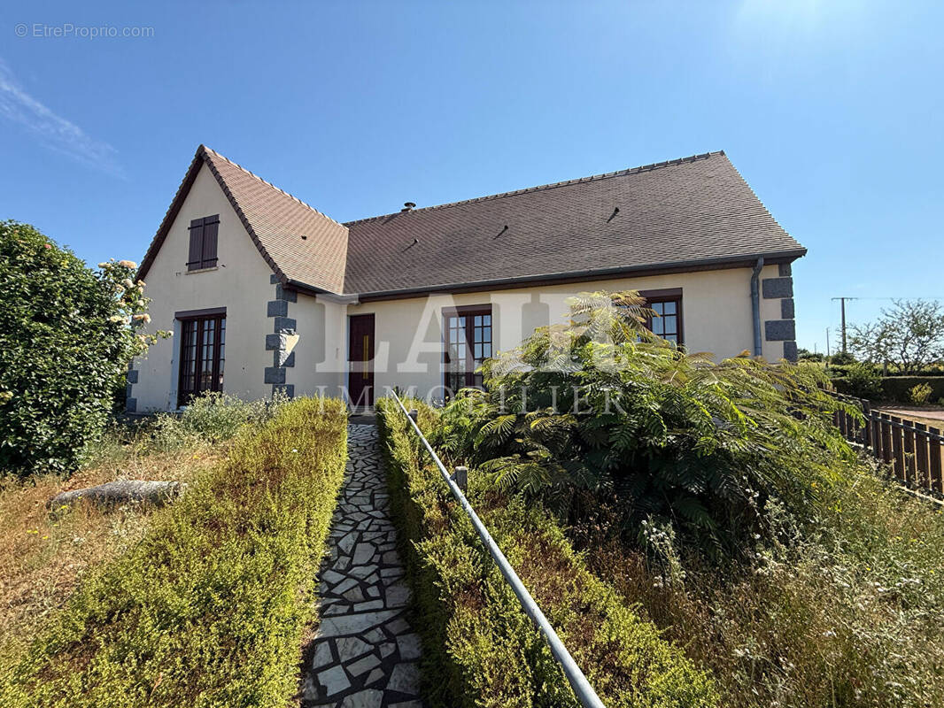 Maison à FRESNAY-SUR-SARTHE