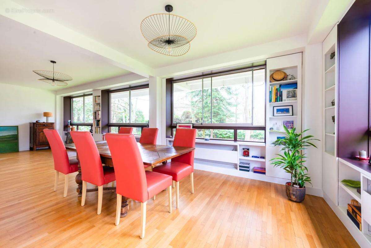 Appartement à LOUVECIENNES