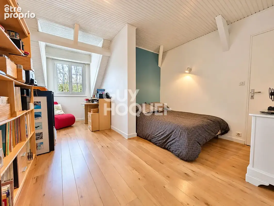Ecole Valentin, maison 6 chambres, terrain 26 ares - photo 15