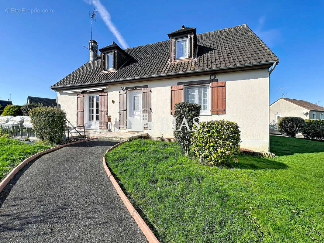 Maison à BERNAY