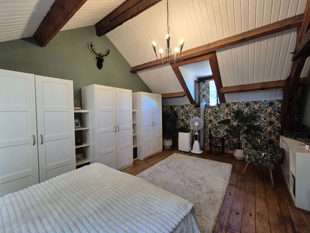 CORRÈZE. PEYRISSAC. Maison en pierre avec 3 chambres, gîte en pierre, garage et jardin de 2 062 m². - photo 9