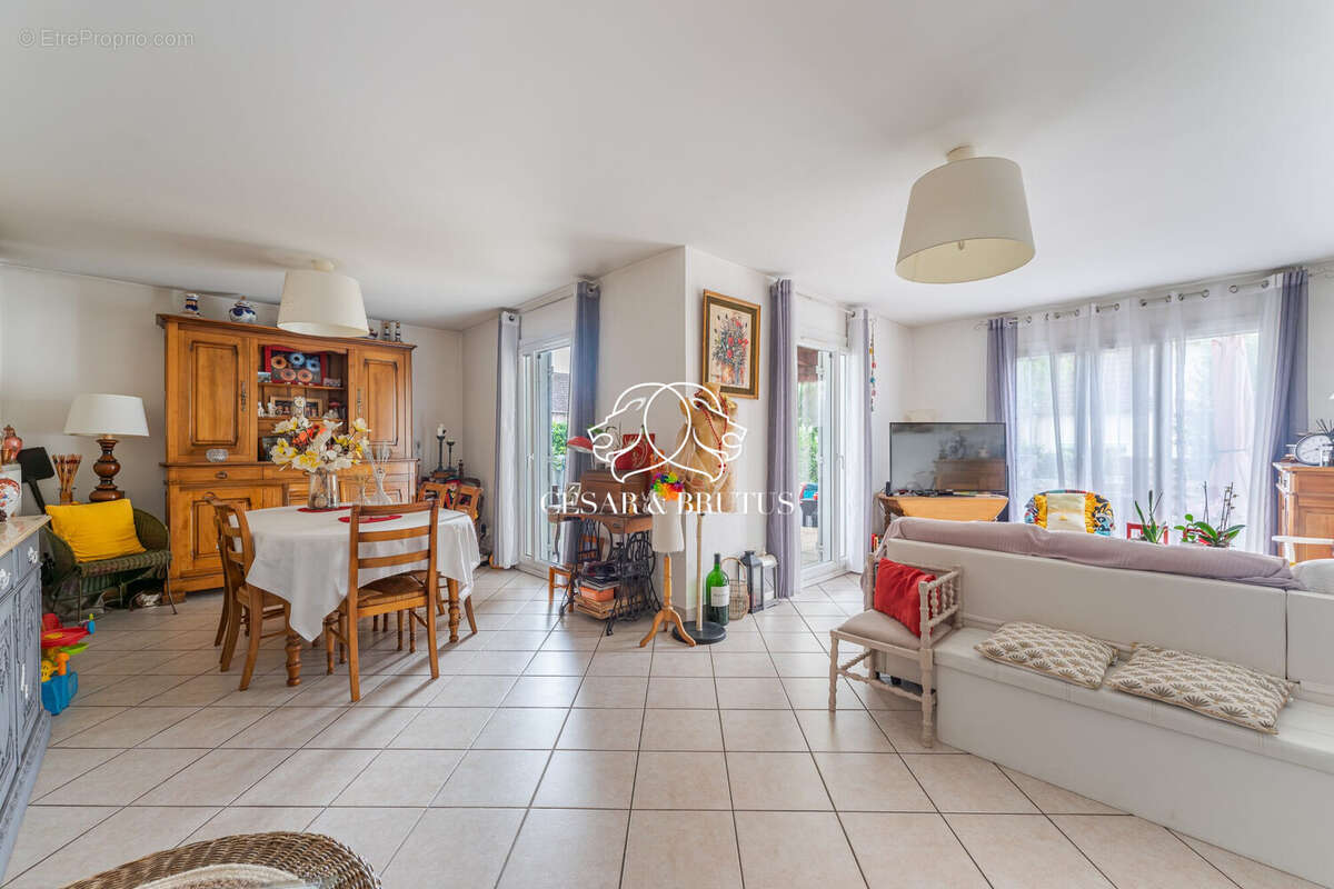 Maison 126 m² à Morestel  - photo 2