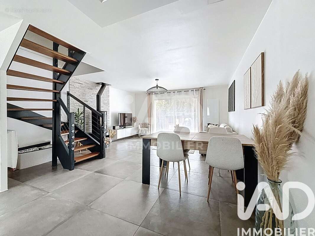 Photo 3 - Maison à PONTAULT-COMBAULT