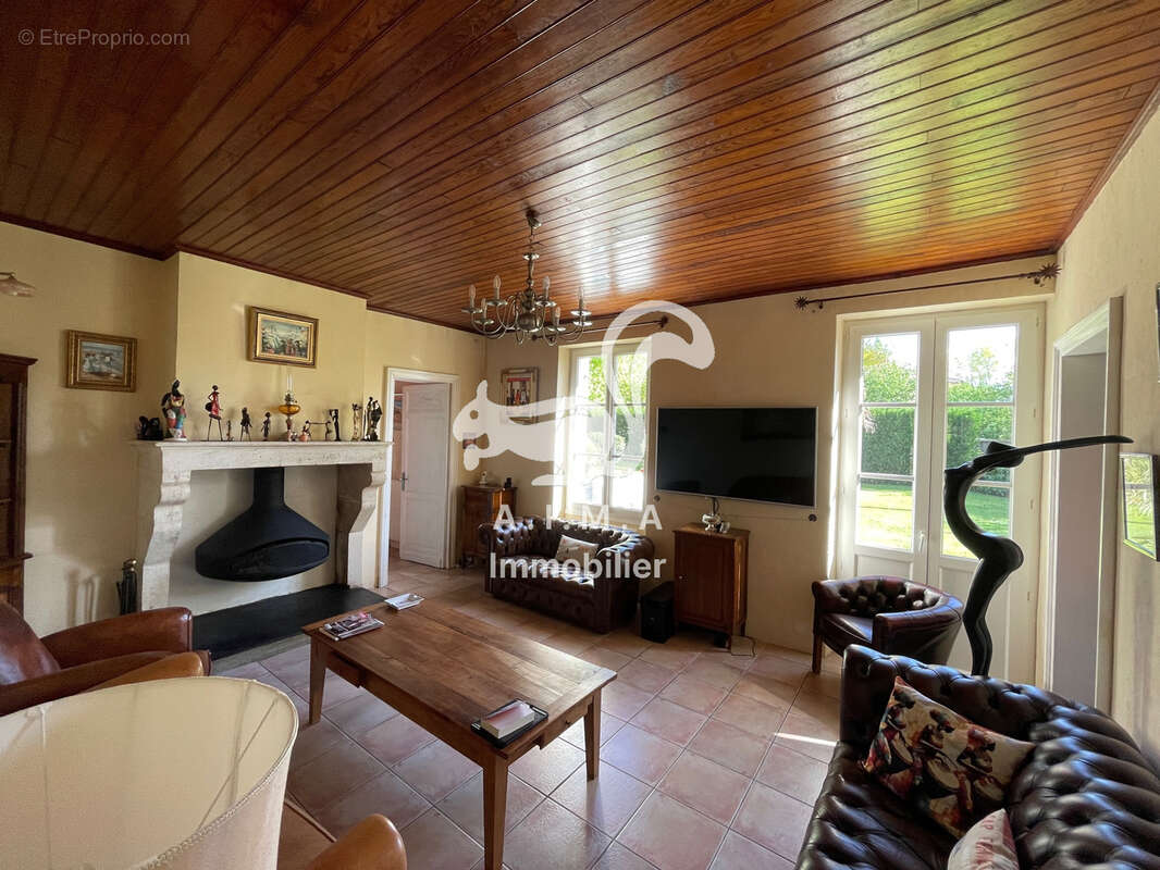 Mios, maison de caractère avec piscine et grand jardin - photo 9