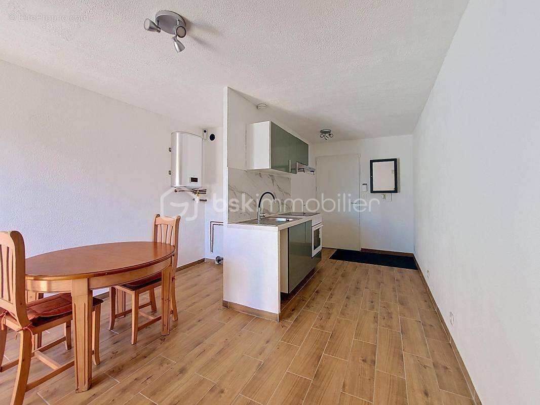 Appartement à SIX-FOURS-LES-PLAGES