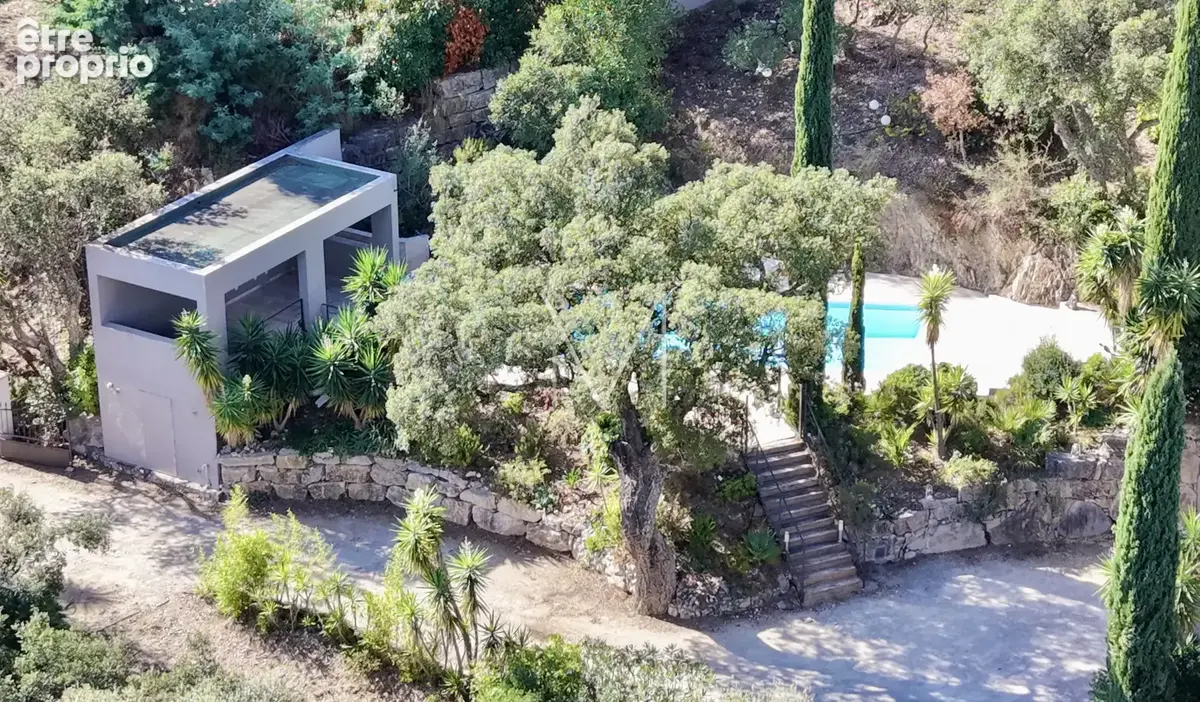 Belle propriété - position dominante - vue dégagée - au calme - proche du centre - photo 30