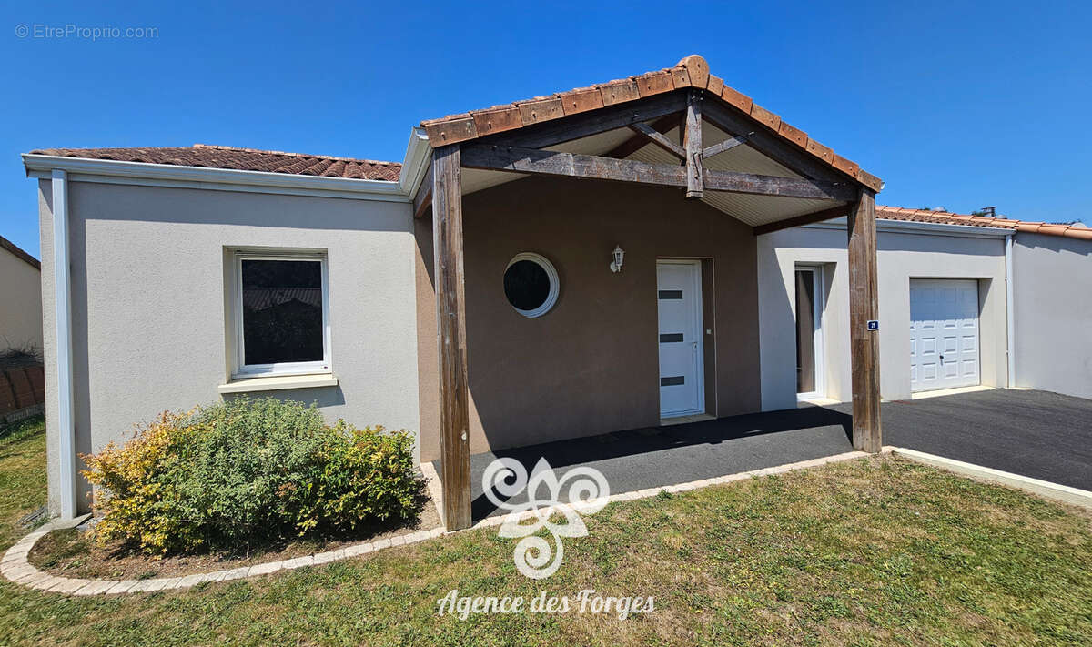 Maison à LA BOISSIERE-DU-DORE