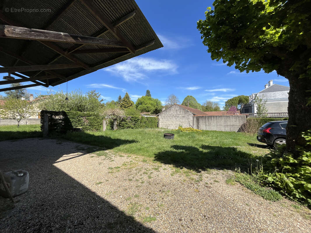 Maison à ISSAC