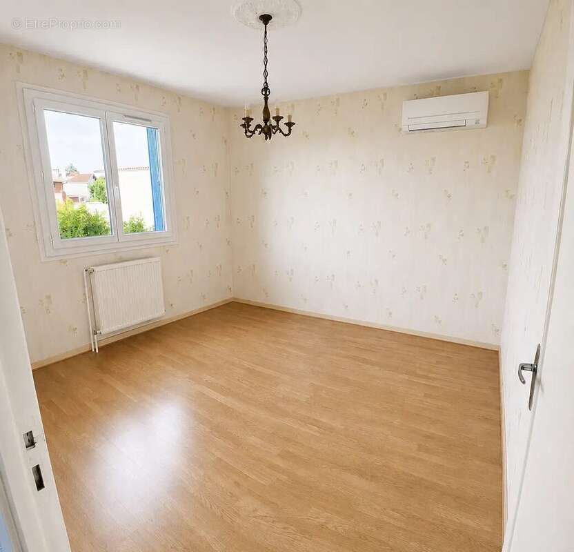 Maison 95 m² à Villeneuve-Tolosane  - photo 8