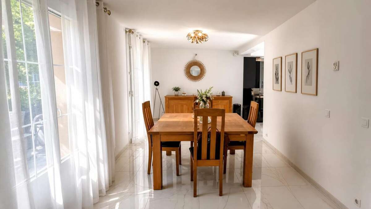 Maison de 7 pièces de 140 m² à Clichy-sous-Bois - photo 6