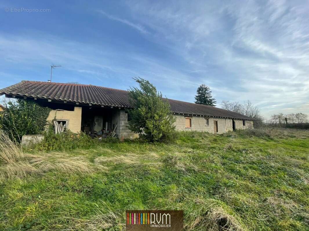 Maison à SAINT-ETIENNE-DU-BOIS