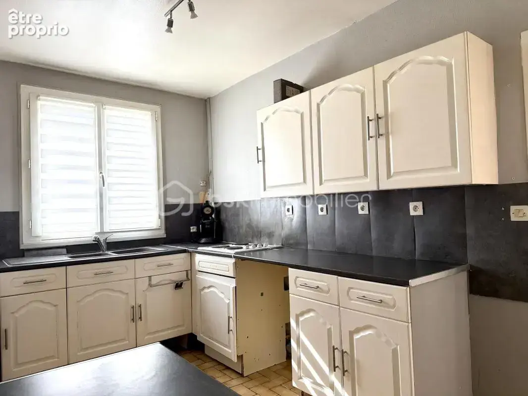 Maison d'habitation de 84 m2 avec garage et terrain de 958 m2 - photo 6