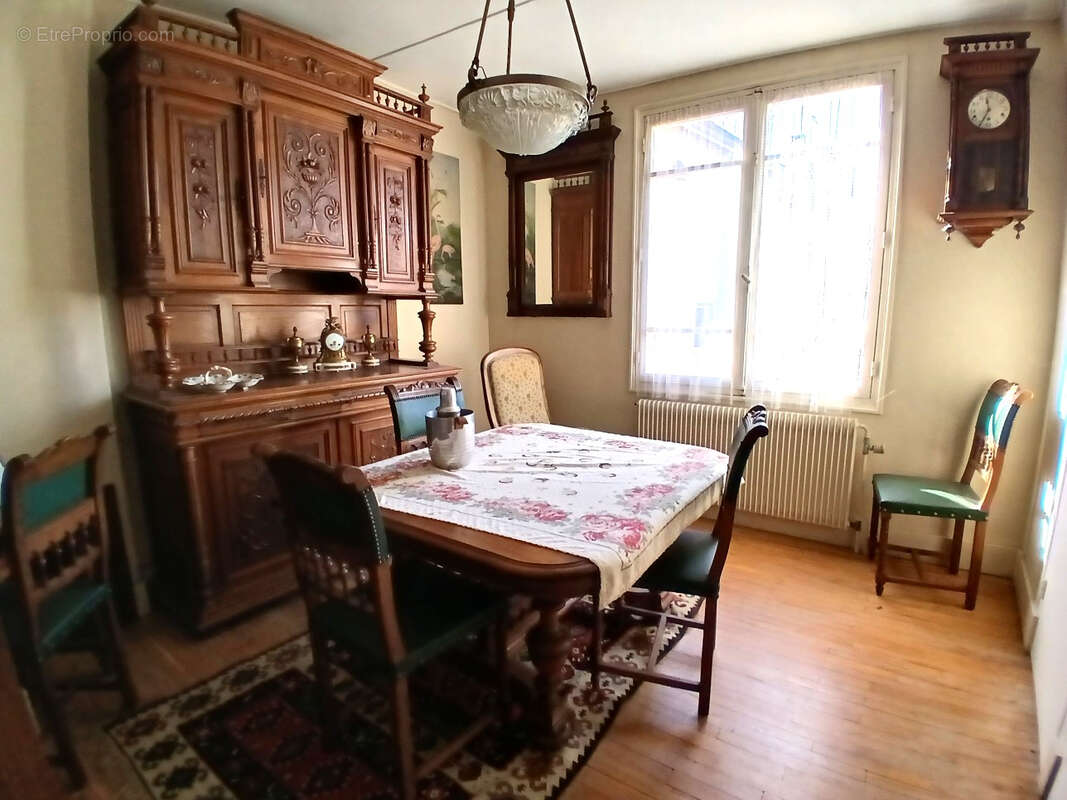 Maison à LONS-LE-SAUNIER