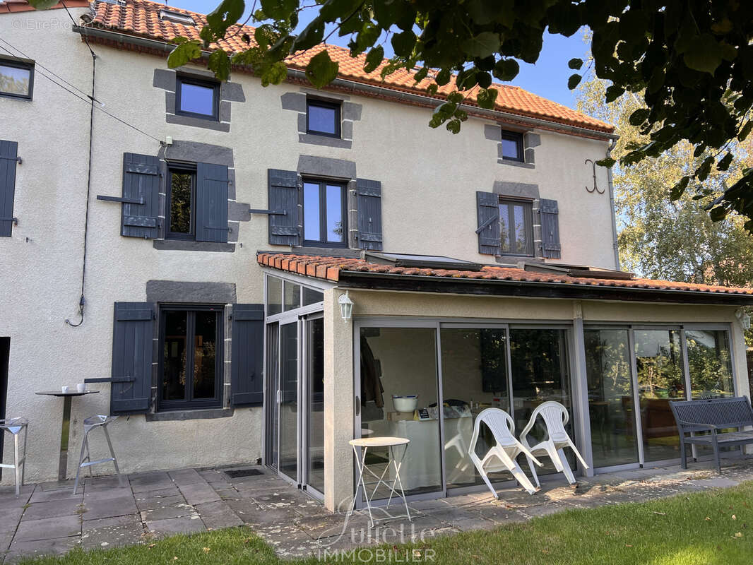 Maison à COMBRONDE