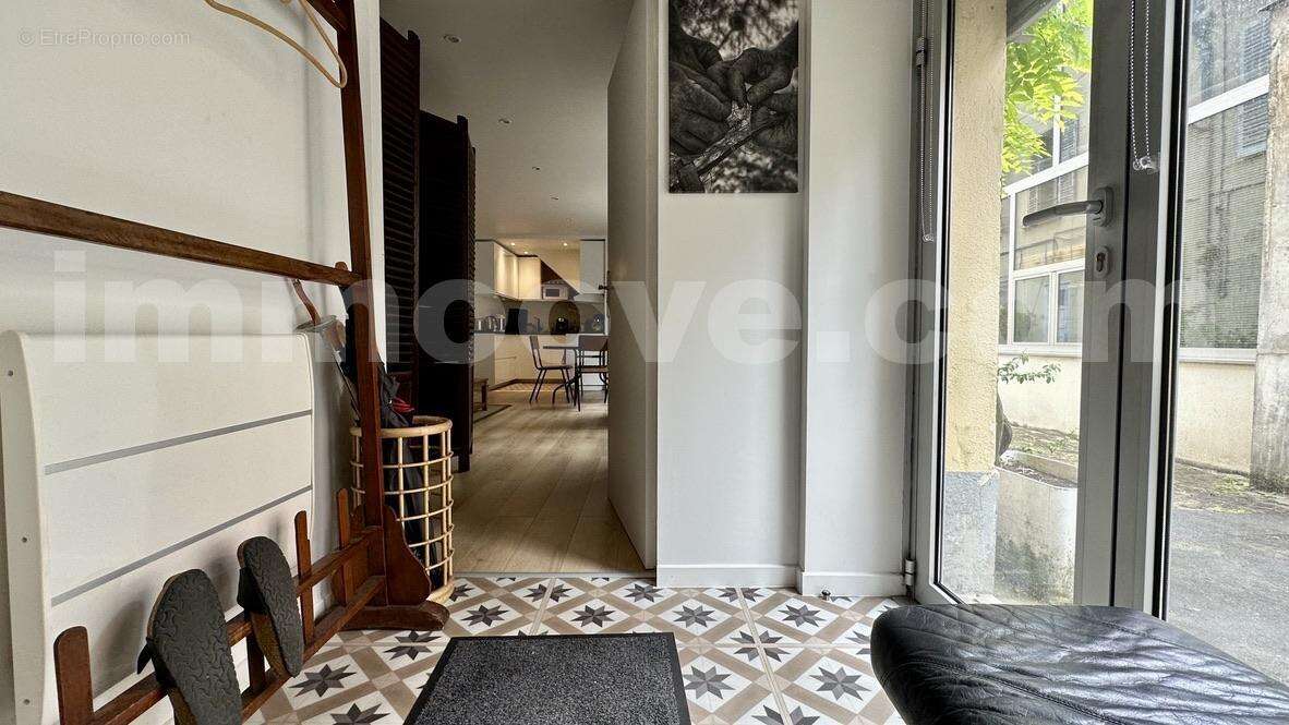 FB2EE728-CF4F-4717-B9F9-E631F97D340C_1_105_c - Commerce à CHARENTON-LE-PONT