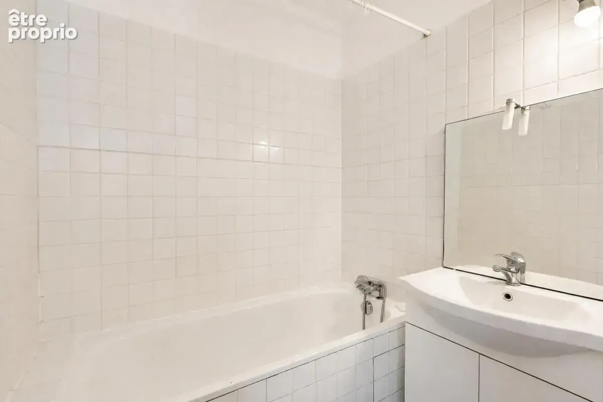 Investissement locatif à Vénissieux - T3 58 m² - photo 12