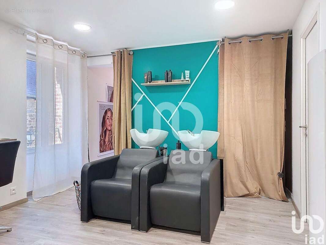 Photo 9 - Commerce à VILLEDIEU-LES-POELES