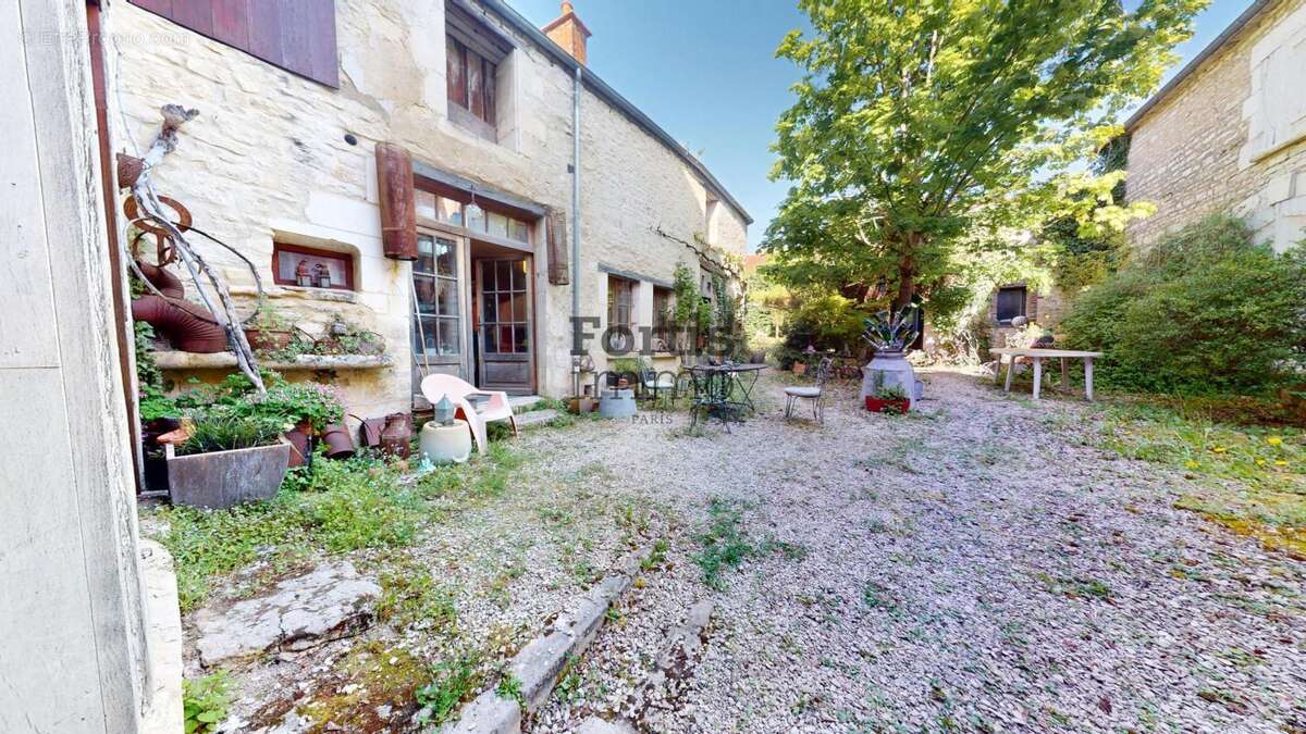 Maison à EPINEUIL