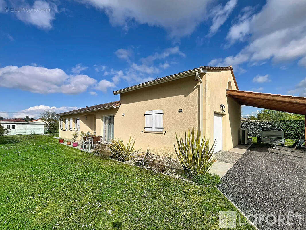 Maison à AMBARES-ET-LAGRAVE