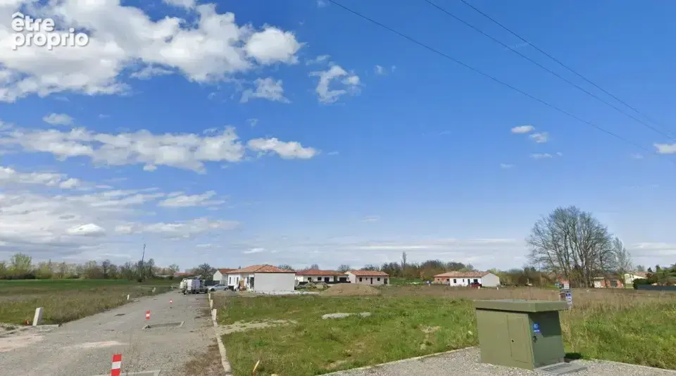 Terrain à CAZERES
