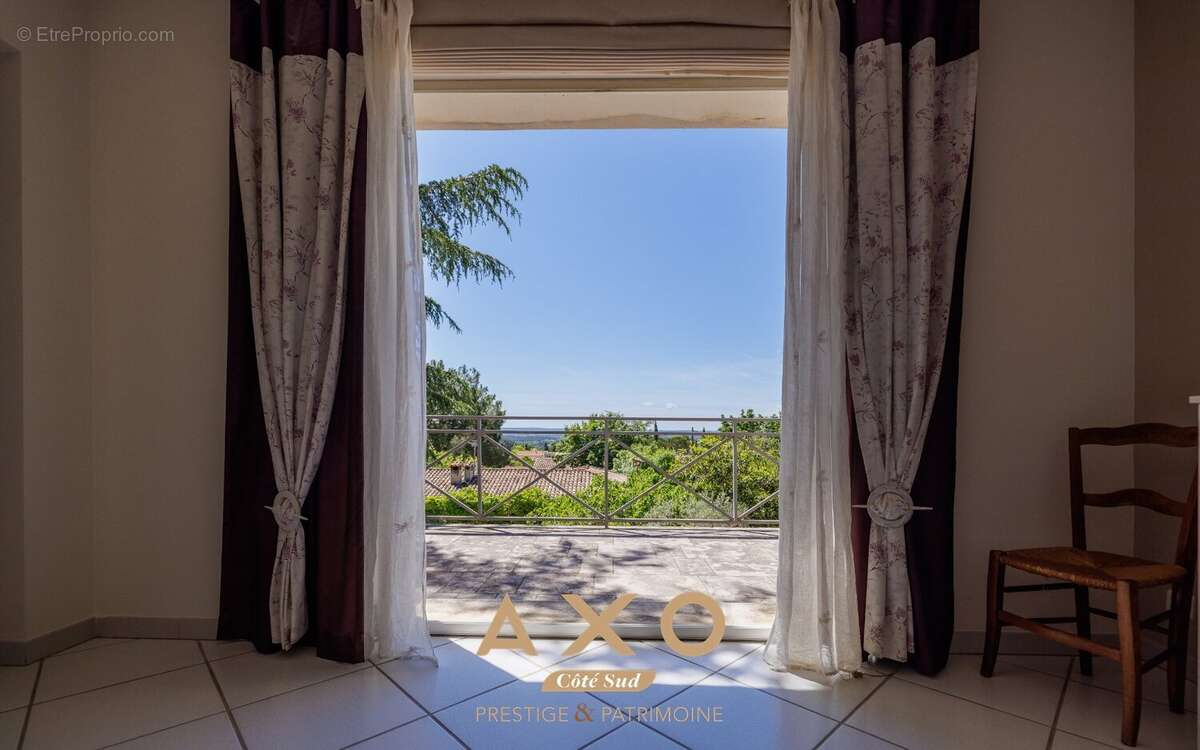 Eguilles - maison - 194 m² - t6 - piscine - terrain 1 072 m² - 1 195 000  - photo 8