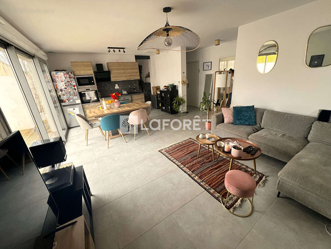 Appartement à LATTES