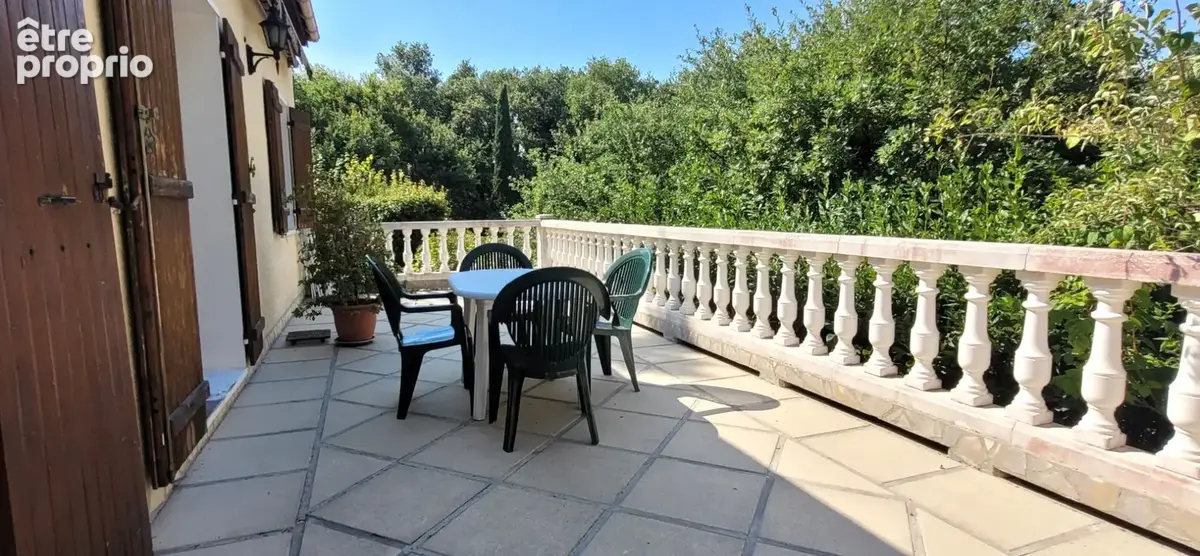 Maison avec piscine sur un terrain arboré de 1589m², secteur  Montélimar - photo 4