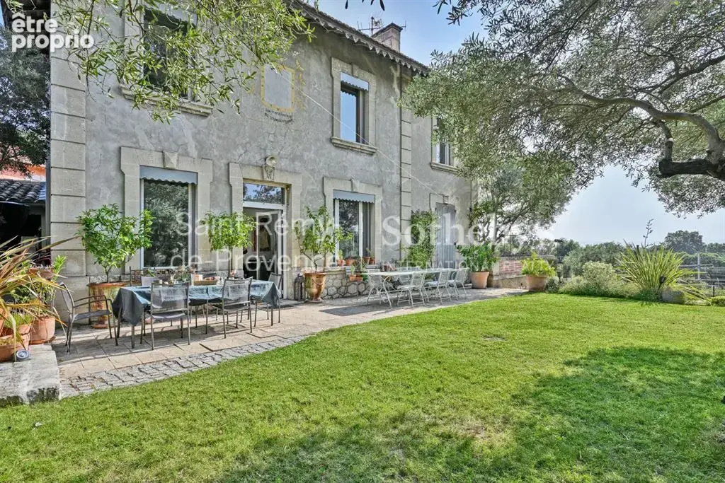 Maison de maître, écrin de verdure et vue panoramique sur Avignon - photo 6