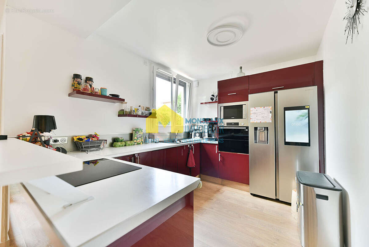 Appartement à SAULX-LES-CHARTREUX