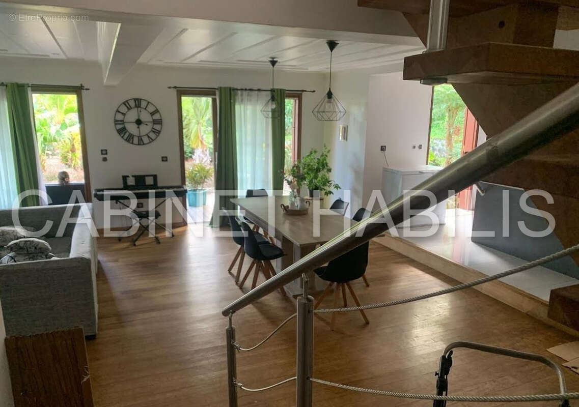 A vendre - maison t5 d'env 138,14 m2 et apt f3  - saint-philippe - 483 000 € hai - photo 2