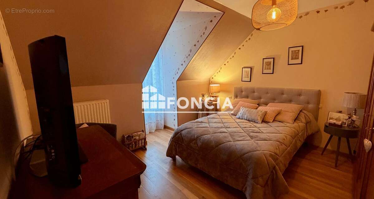 Maison à MONCE-EN-BELIN