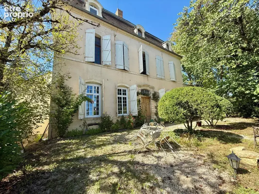 Dijon Sud, Vieux Chenôve, demeure de prestige de 1745 sur terrain de 1822 m² - photo 9
