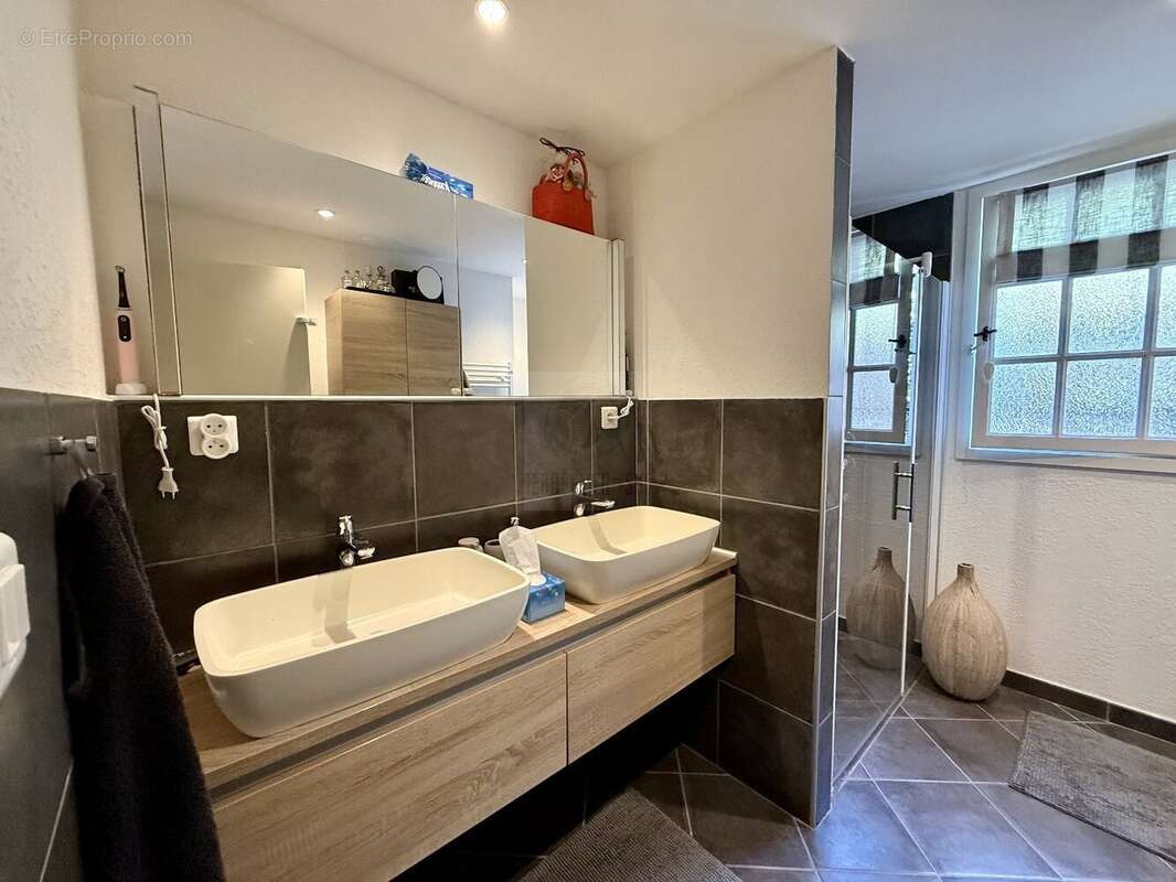 Maison 98 m² à Agde  - photo 10