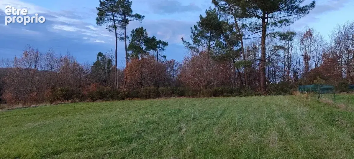 Terrain à LANQUAIS