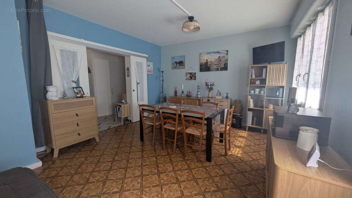 Rochefort Centre - Appartement T2 de 58 m² avec garage, cellier et possibilité de 2ème chambre - photo 2